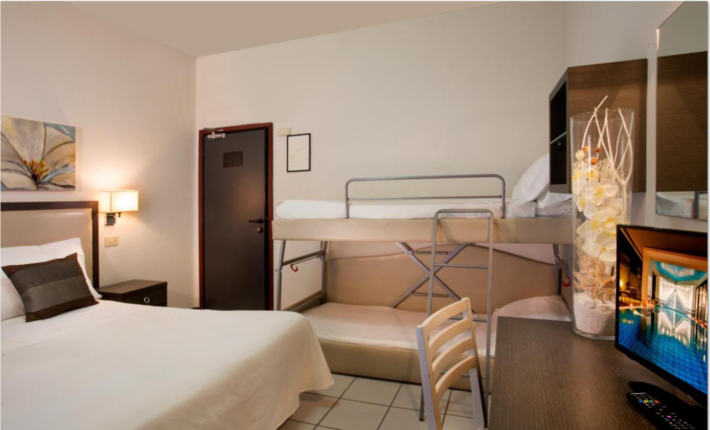 Hotel Ambassador Riccione Esterno foto