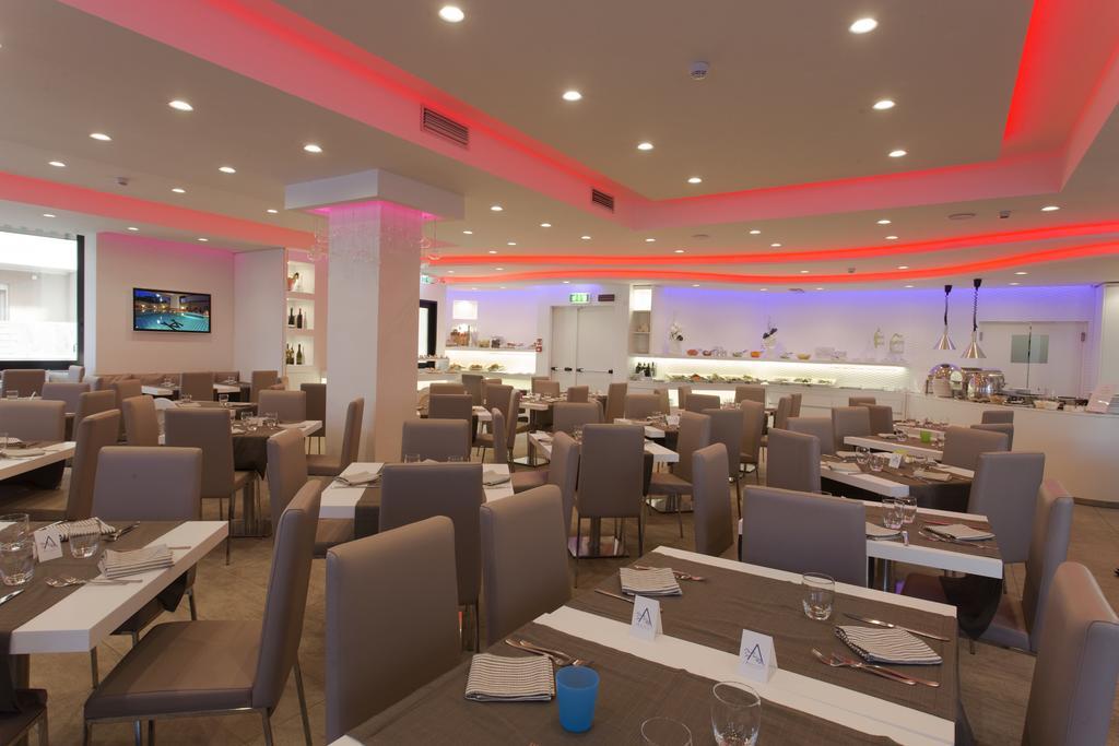 Hotel Ambassador Riccione Esterno foto