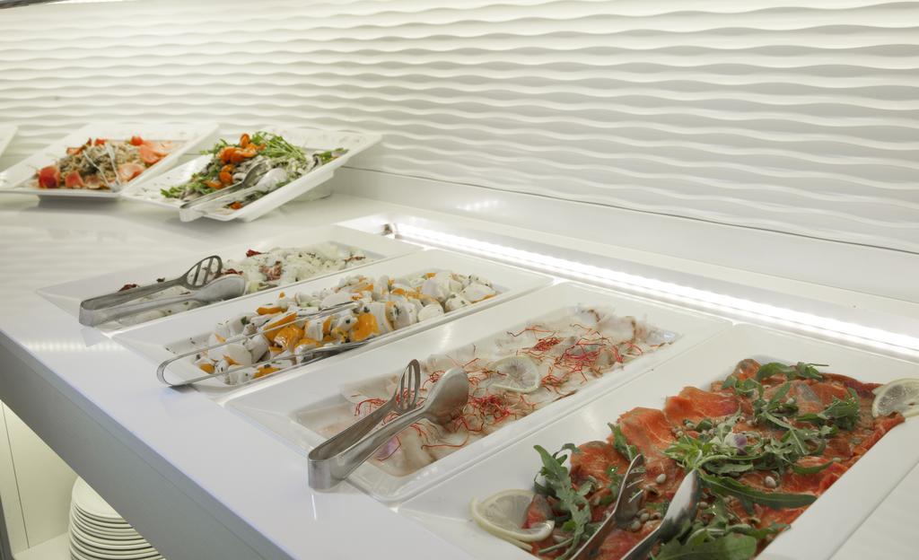 Hotel Ambassador Riccione Esterno foto