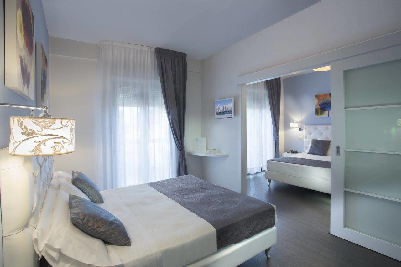 Hotel Ambassador Riccione Esterno foto